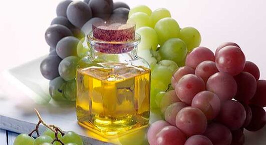 Aceite de uva para el rejuvenecimiento de la piel.